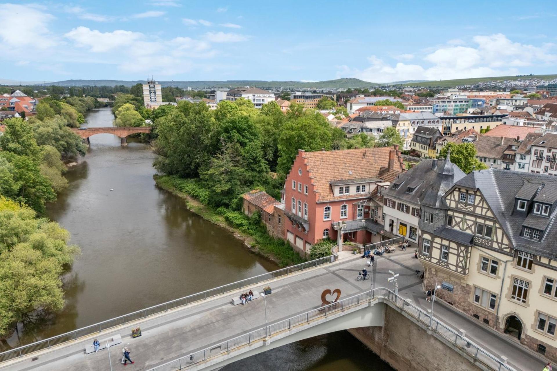 Altstadt Apartment Am Wasser Mit Parkplatz Und Riesigem Garten Bad Kreuznach Luaran gambar
